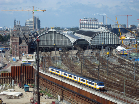 amsterdam centraal station train wikipedia trains central urination male railway ns sprinter mediamatic holland encyclopedia lady choose board travel rotterdam