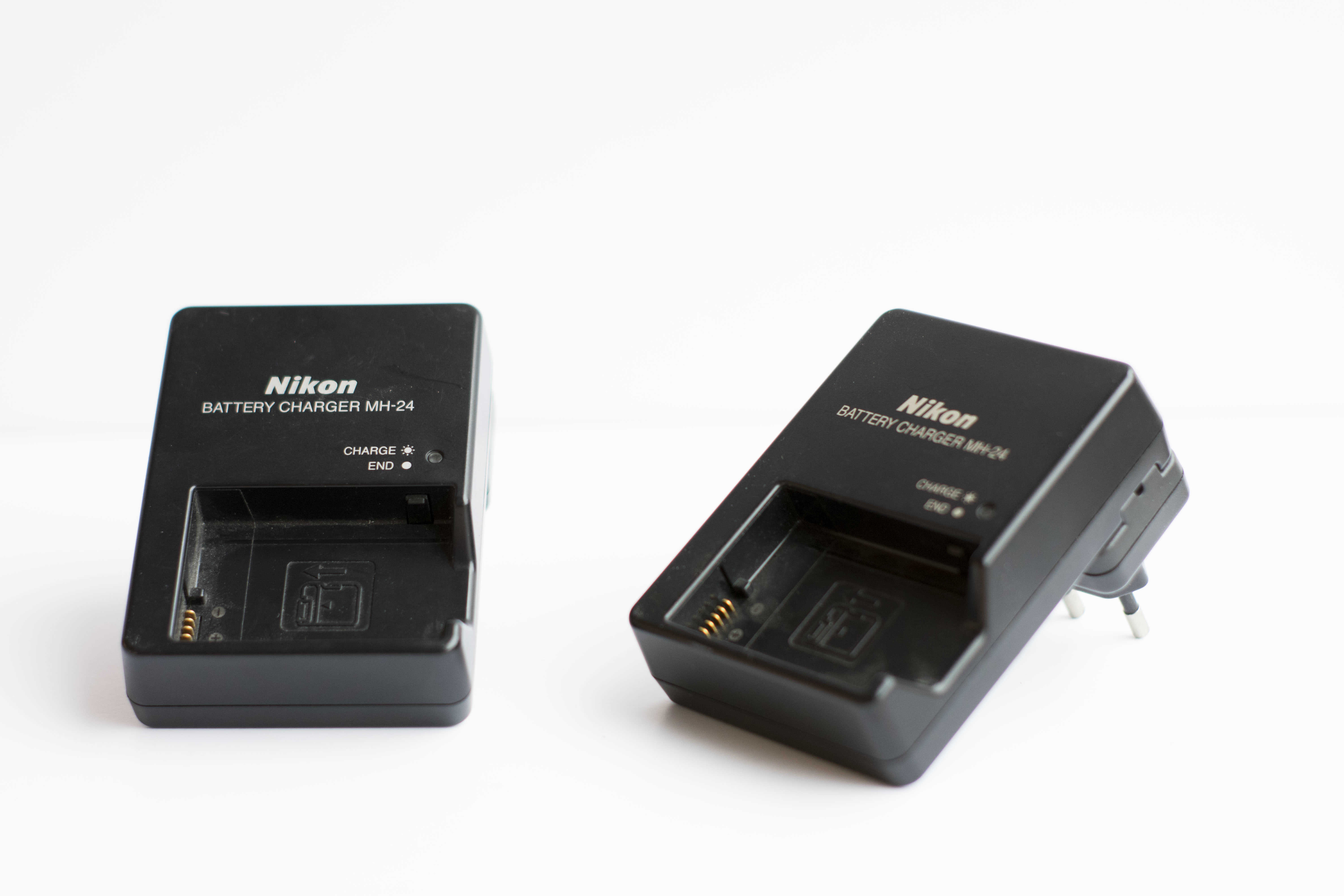 Nikon battery charger - Mediamatic