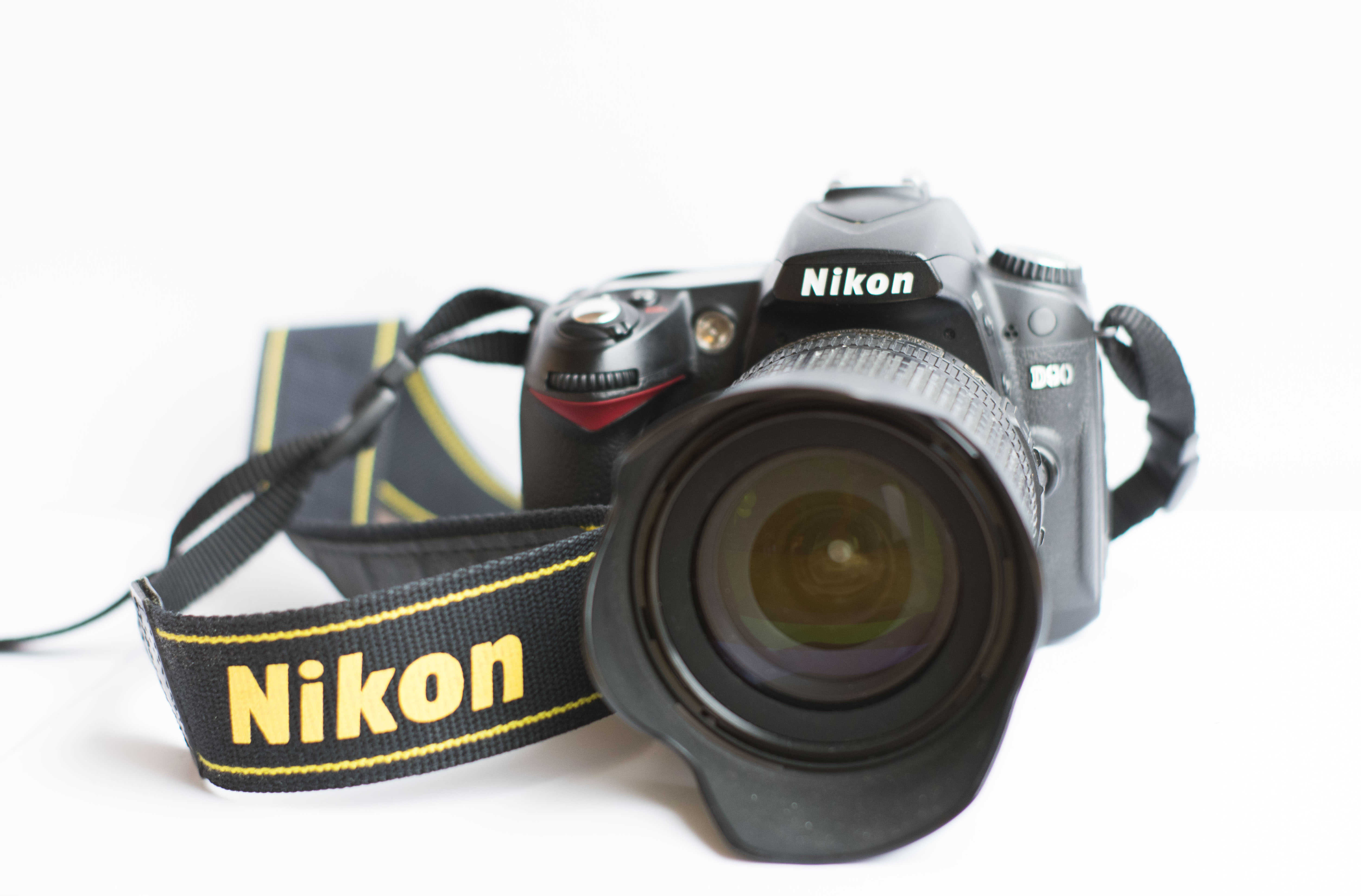 低価格で大人気の ショット数2123回♪☆Wi-Fi付き‼☆ Nikon】初心者