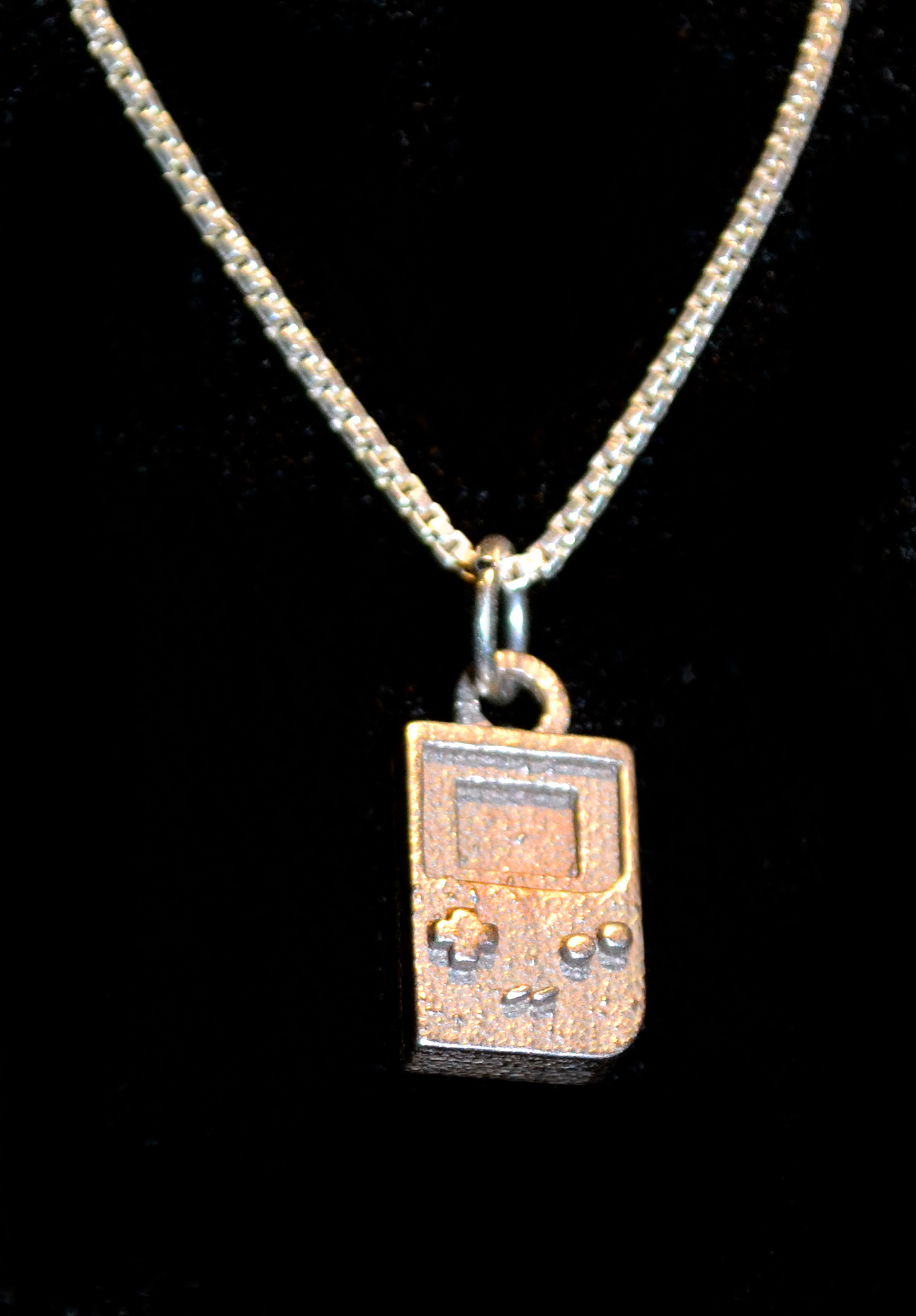 Game Boy charm - Mediamatic